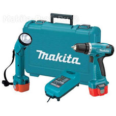 Аккумуляторная дрель-шуруповерт Makita 6261DWPLE фонарь в комплекте